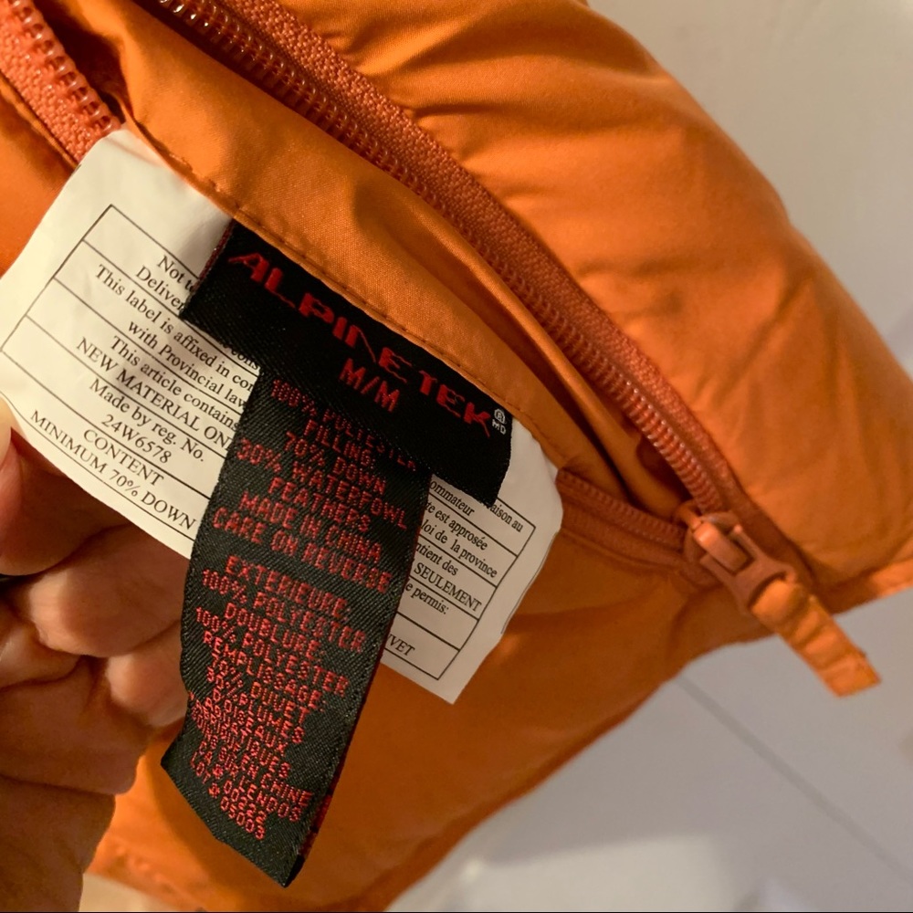 NWT Reversible Orange & Cream Puffer Vest - Picture 5 of 6